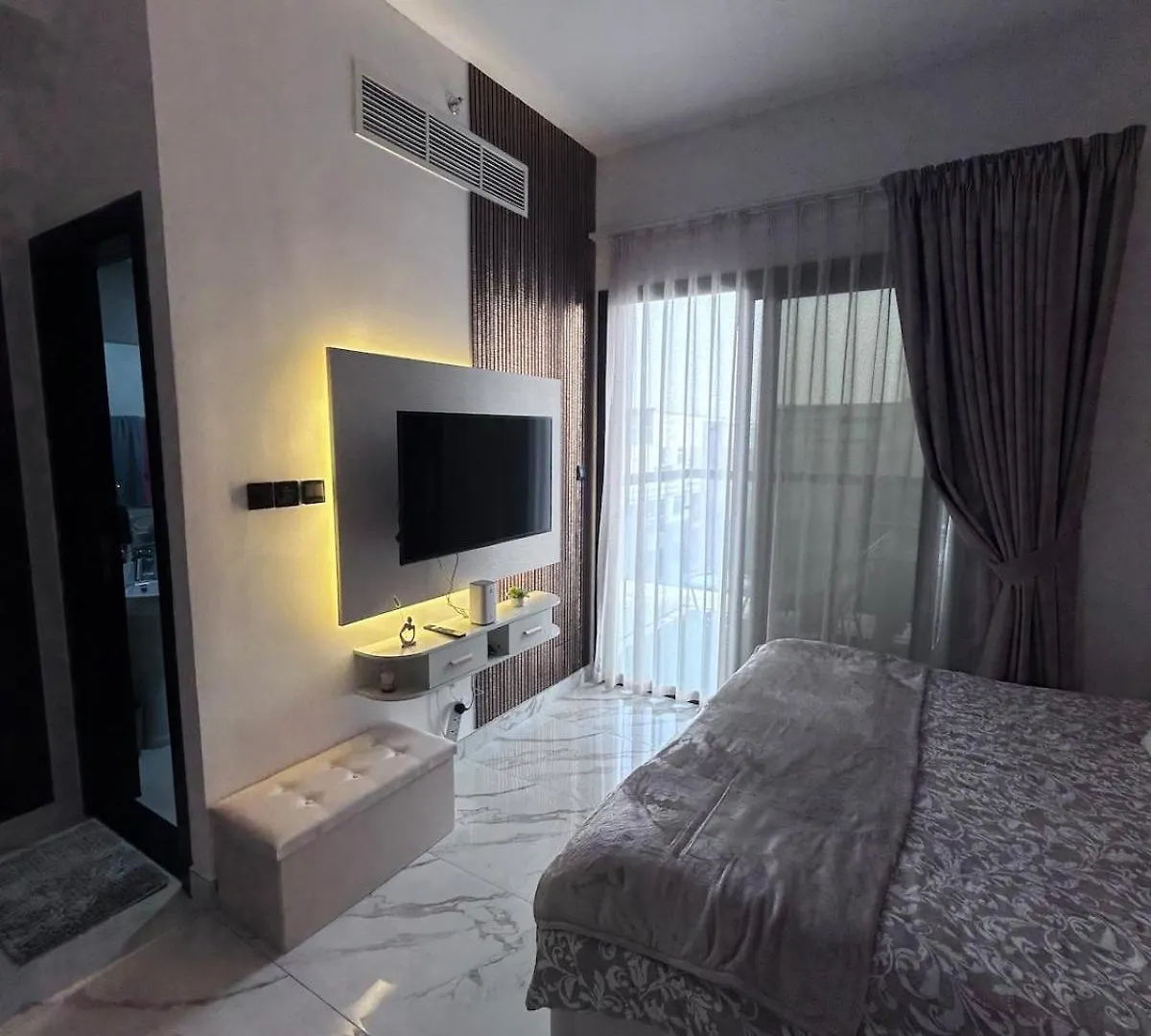 דובאי Studio Olivz A International City